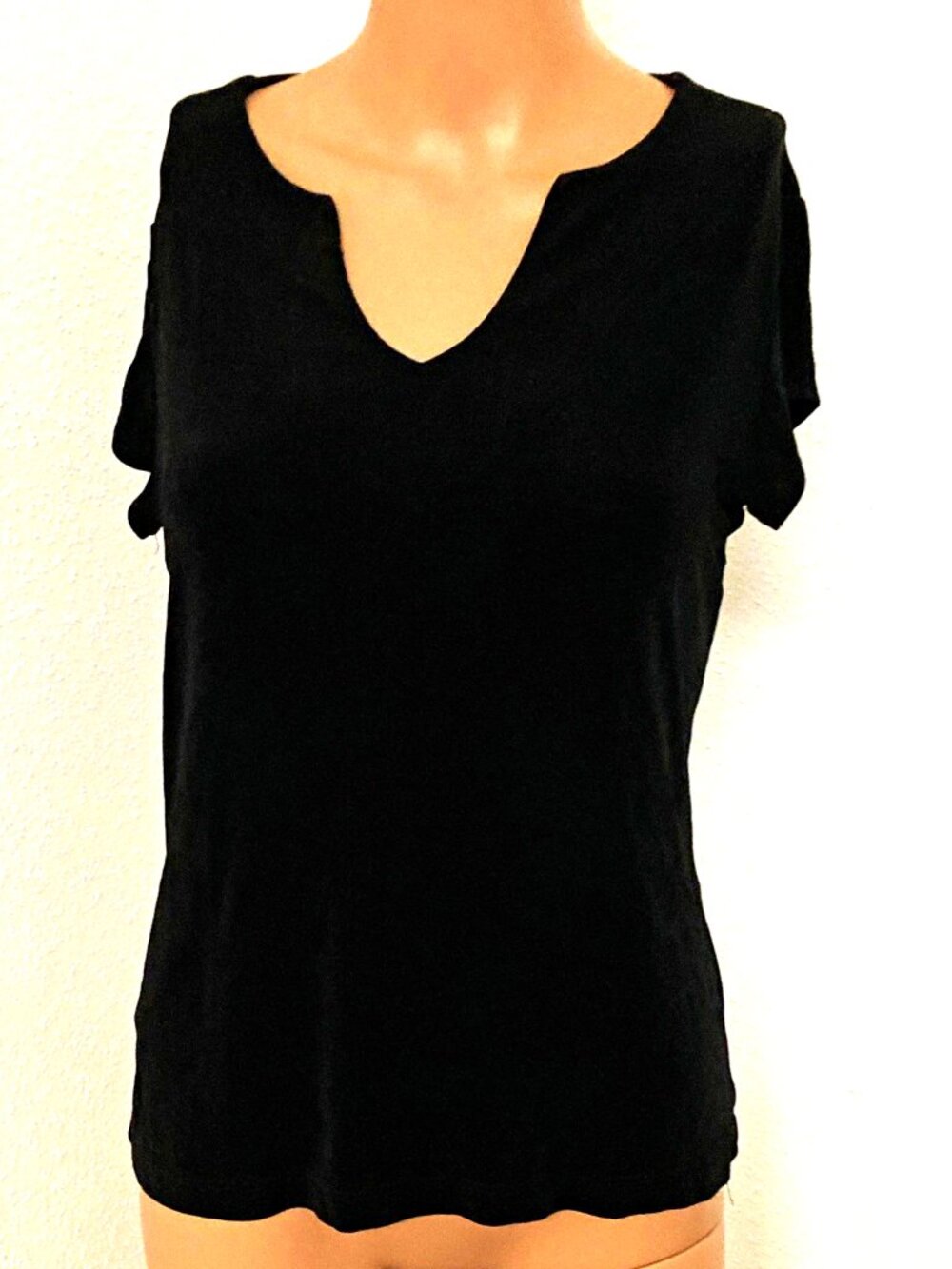 Chico's Travelers Women's S Black V-Neck Knit Top Short Sleeve Pullover USA Made